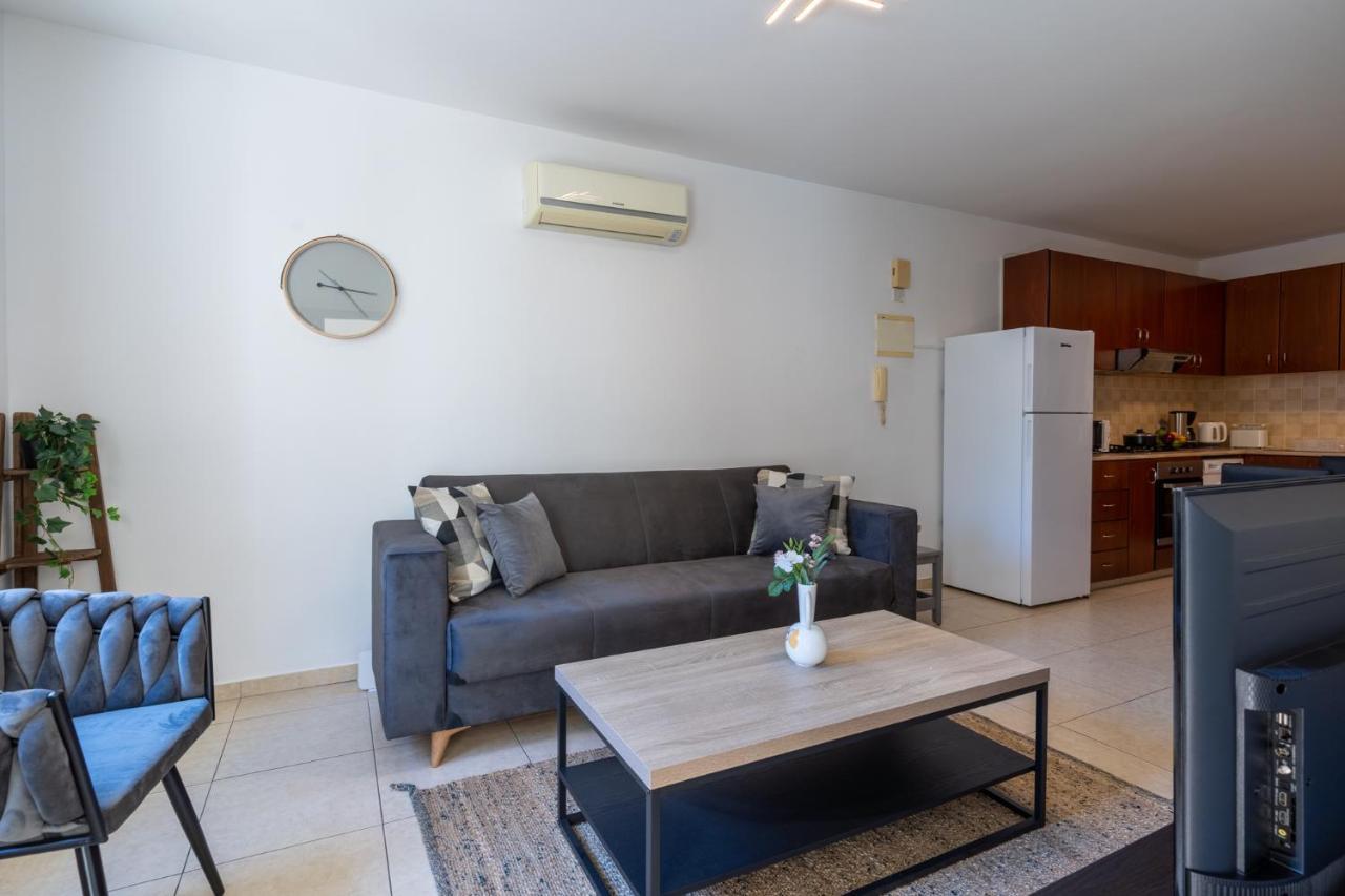 Mia 1-Bedroom Apartment In Larnaca Exteriér fotografie
