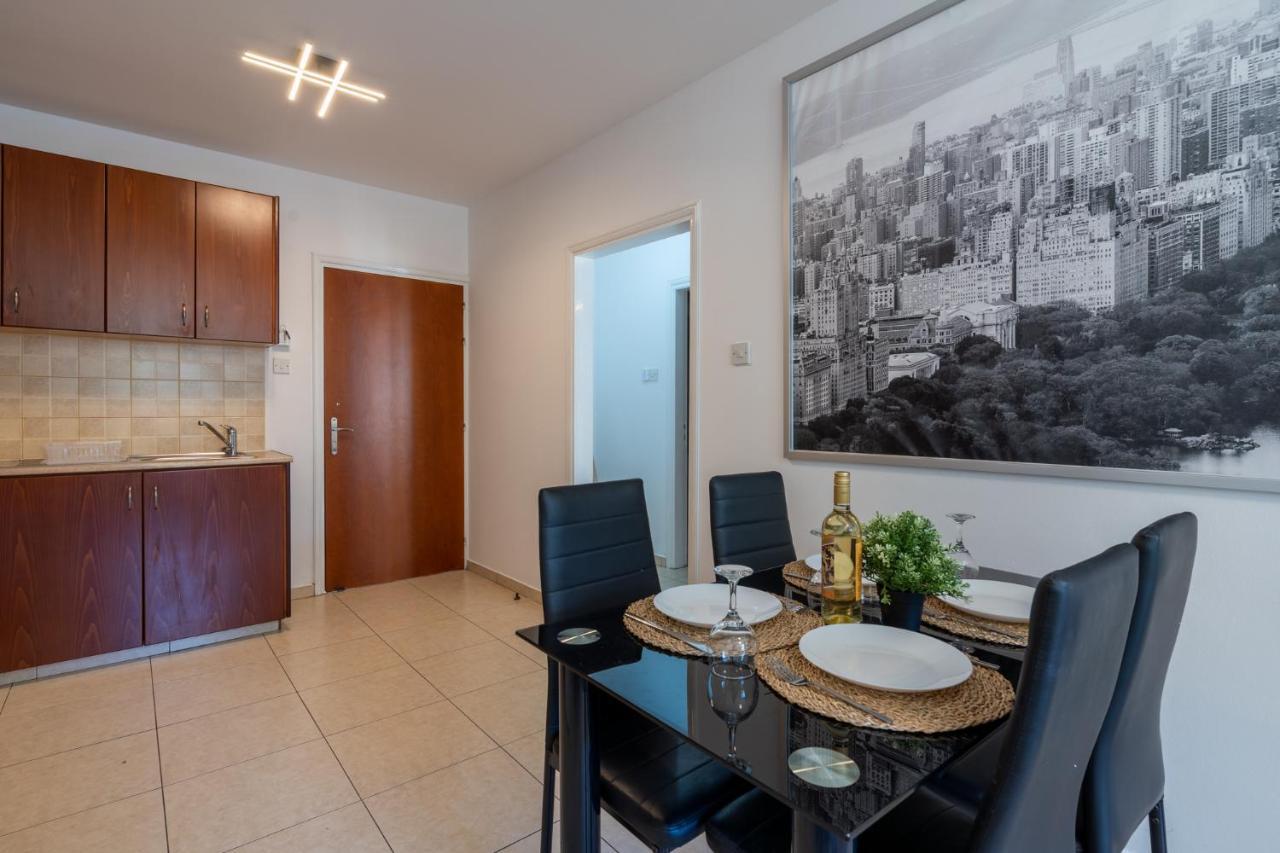 Mia 1-Bedroom Apartment In Larnaca Exteriér fotografie